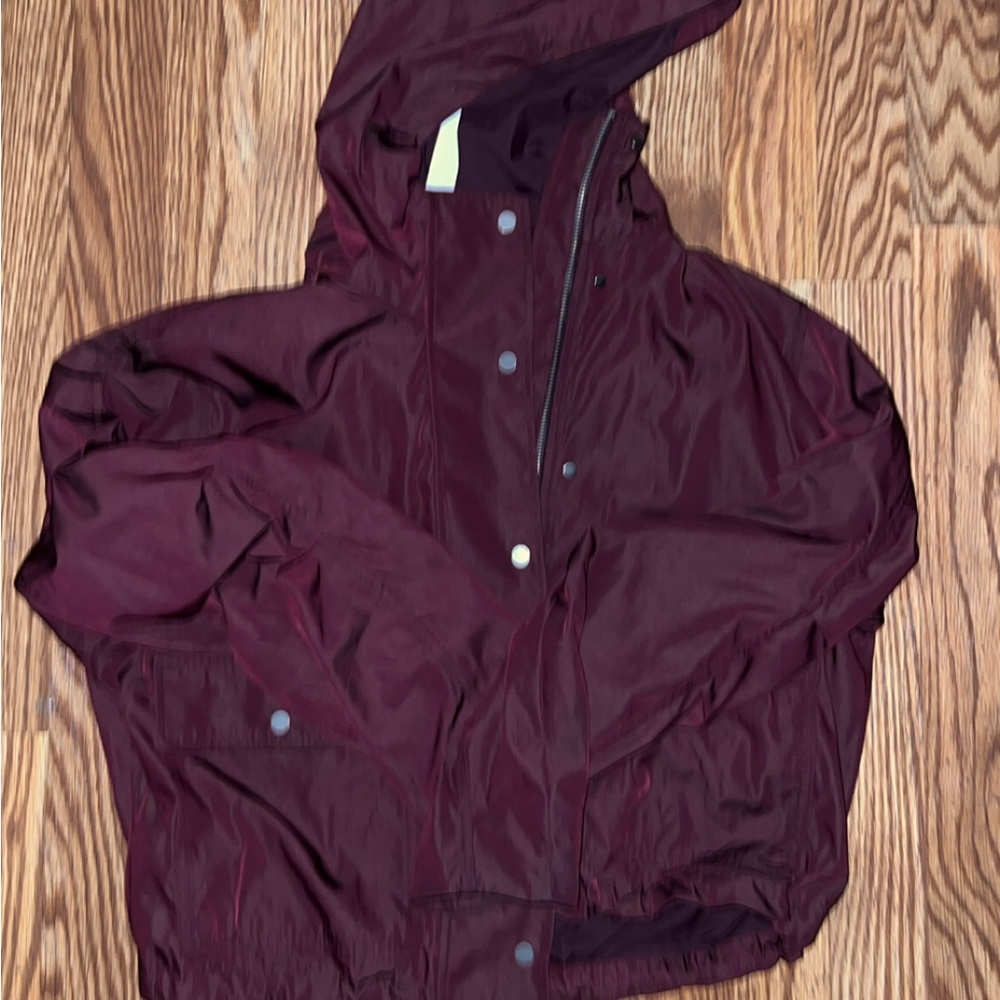 Lululemon cropped utility windbreaker size small
